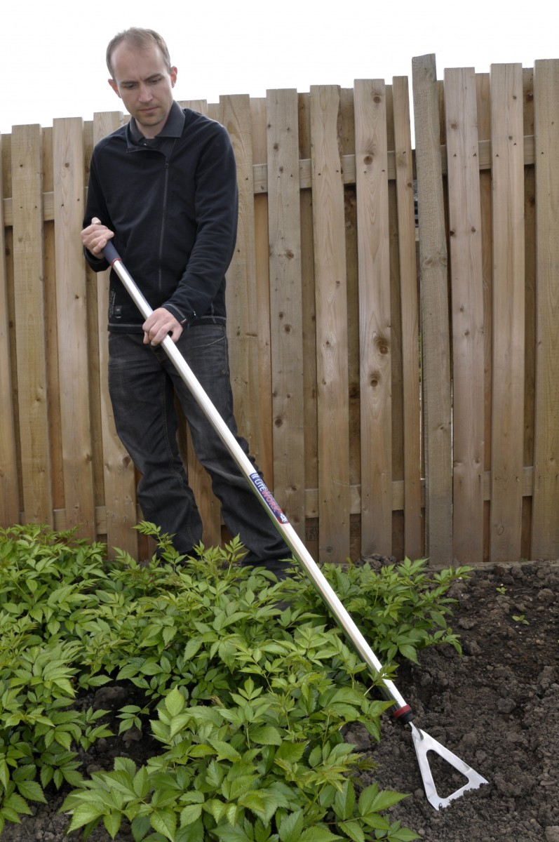 lawn digging tools